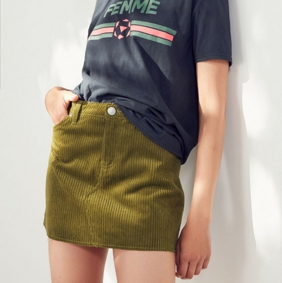 Urban Outfitters BDG Frayed courdaroy Skirt size M - Picture 1 of 8